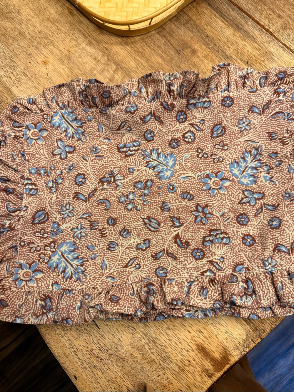 Brown and Blue Floral Table placemats with Ruffle Edge. Sits 6!